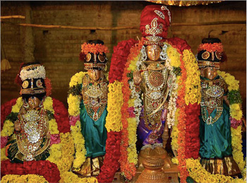 Sri Perundevi Nayika Sameta Sri Varadharaja Perumal Temple